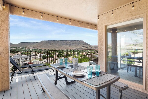 Outdoor seating in the patio with Long Range Views Year round seen from anywhere