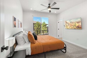 5 bedrooms, desk, iron/ironing board, travel crib