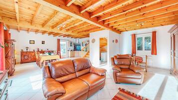 Télévision, cheminée