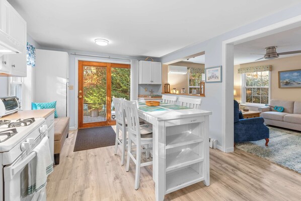 Interior - Summersea – Charming 4 BDR in Golf Community! (Mashpee)