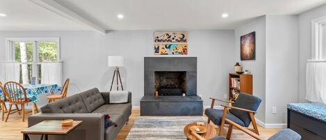 Televisión, chimenea