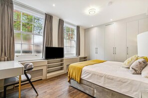 4 bedrooms, iron/ironing board, travel crib, free WiFi