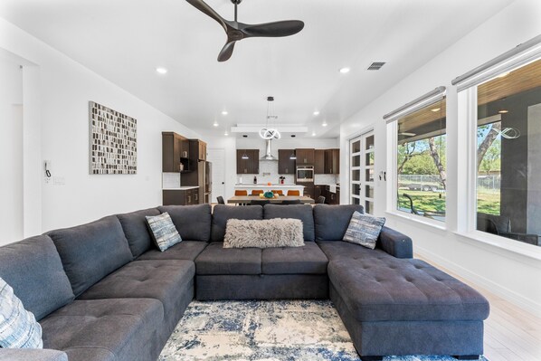 TV connectée, table de tennis de table