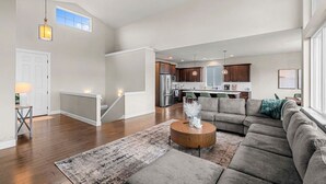 Smart TV, fireplace, video games - Luxury Escape in East Wenatchee (East Wenatchee)
