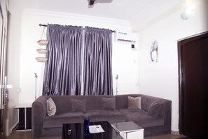 TV, stereo - Smilley's Place Ms. Cynthia (Lagos)