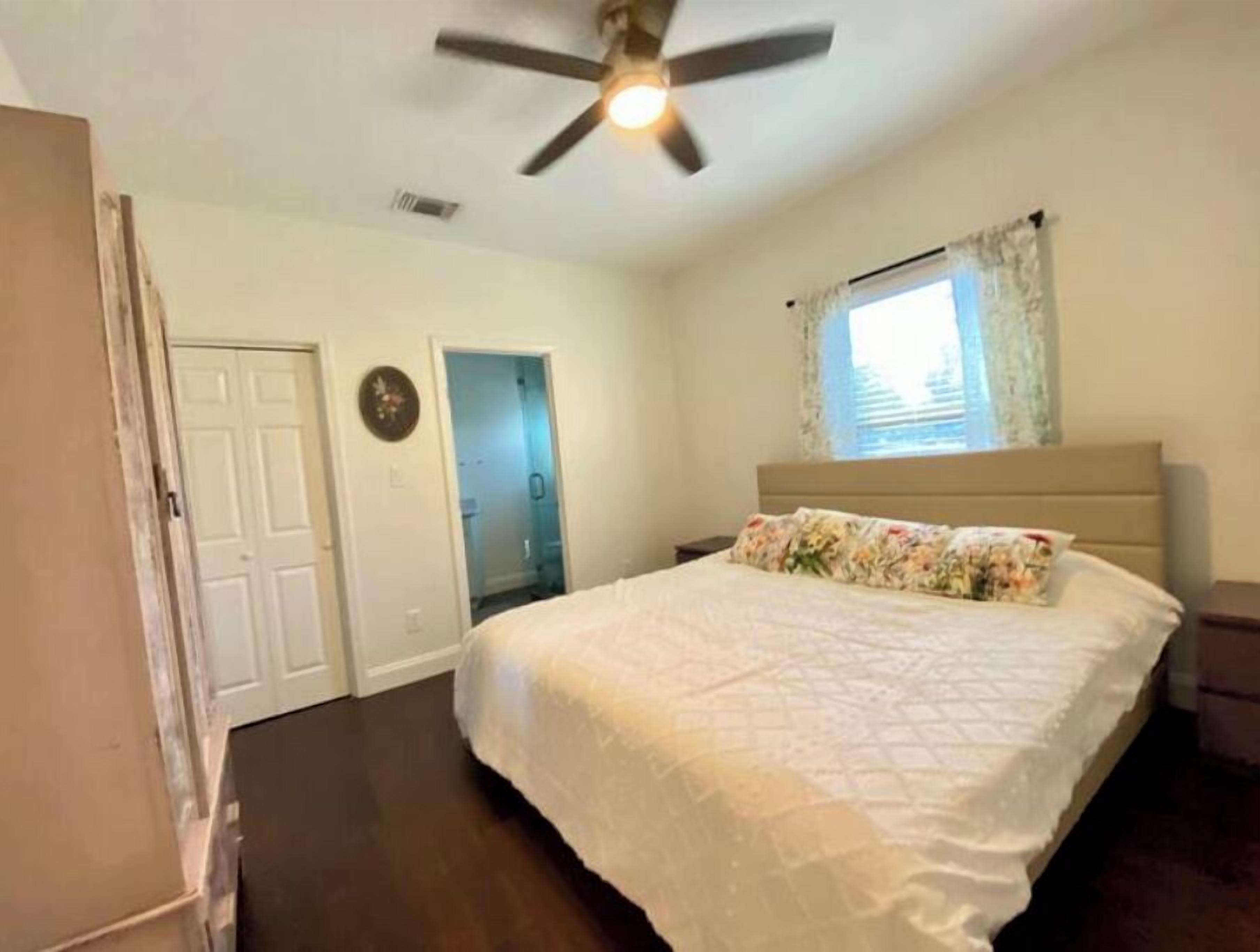 3 dormitoris, caixa forta a l'habitació i escriptori 