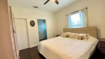 3 dormitoris, caixa forta a l'habitació i escriptori