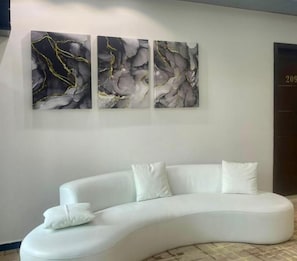 Lobby sitting area - Scarlett Apartments (Monrovia)