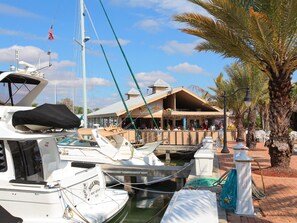 Marina - Charming 2-bedroom condo with AC, WiFi, in Venice, 2 miles from Venice Island.  (Venice)