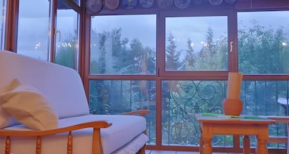 Chalet 'El Cerezo Rojo' con vistas al lago, Wi-Fi y aire acondicionado