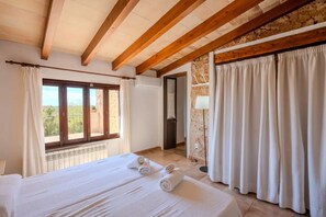 4 Schlafzimmer, Bügeleisen/Bügelbrett, kostenloses WLAN, Bettwäsche