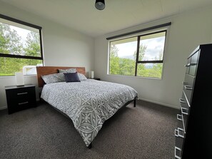 3 bedrooms, iron/ironing board, WiFi, bed sheets - Willow Equestrian Cottage - Inspiring Rural Views and Local Activities (Warkworth)