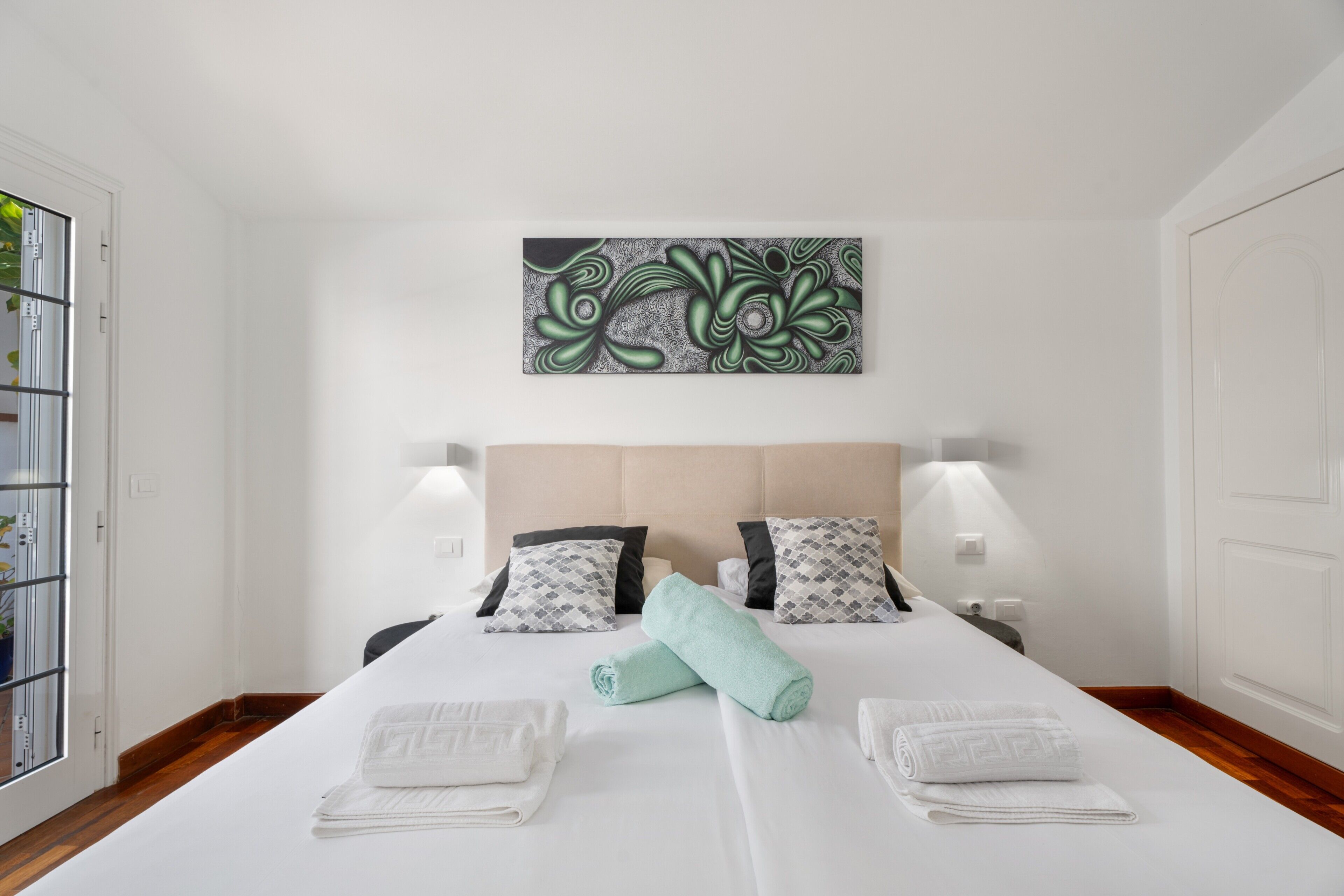 4 chambres, fer et planche à repasser, Wi-Fi gratuit, draps fournis