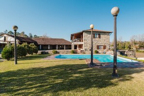 Exterior - Country House 'Quinta Das Regadas' with Mountain View, Private Pool and Wi-Fi (Rendufe)