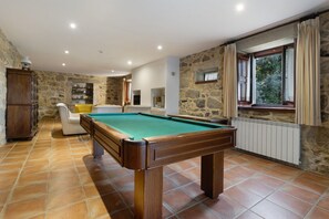 Game room - Country House 'Quinta Da Ataíde' with Mountain View, Wi-Fi, and Air Conditioning (Rendufe)