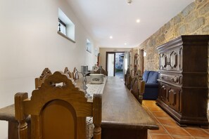 Dining - Country House 'Quinta Da Ataíde' with Mountain View, Wi-Fi, and Air Conditioning (Rendufe)
