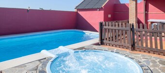 Bungalow 'Mis Niñas 1' with Private Pool, Wi-Fi and Air Conditioning