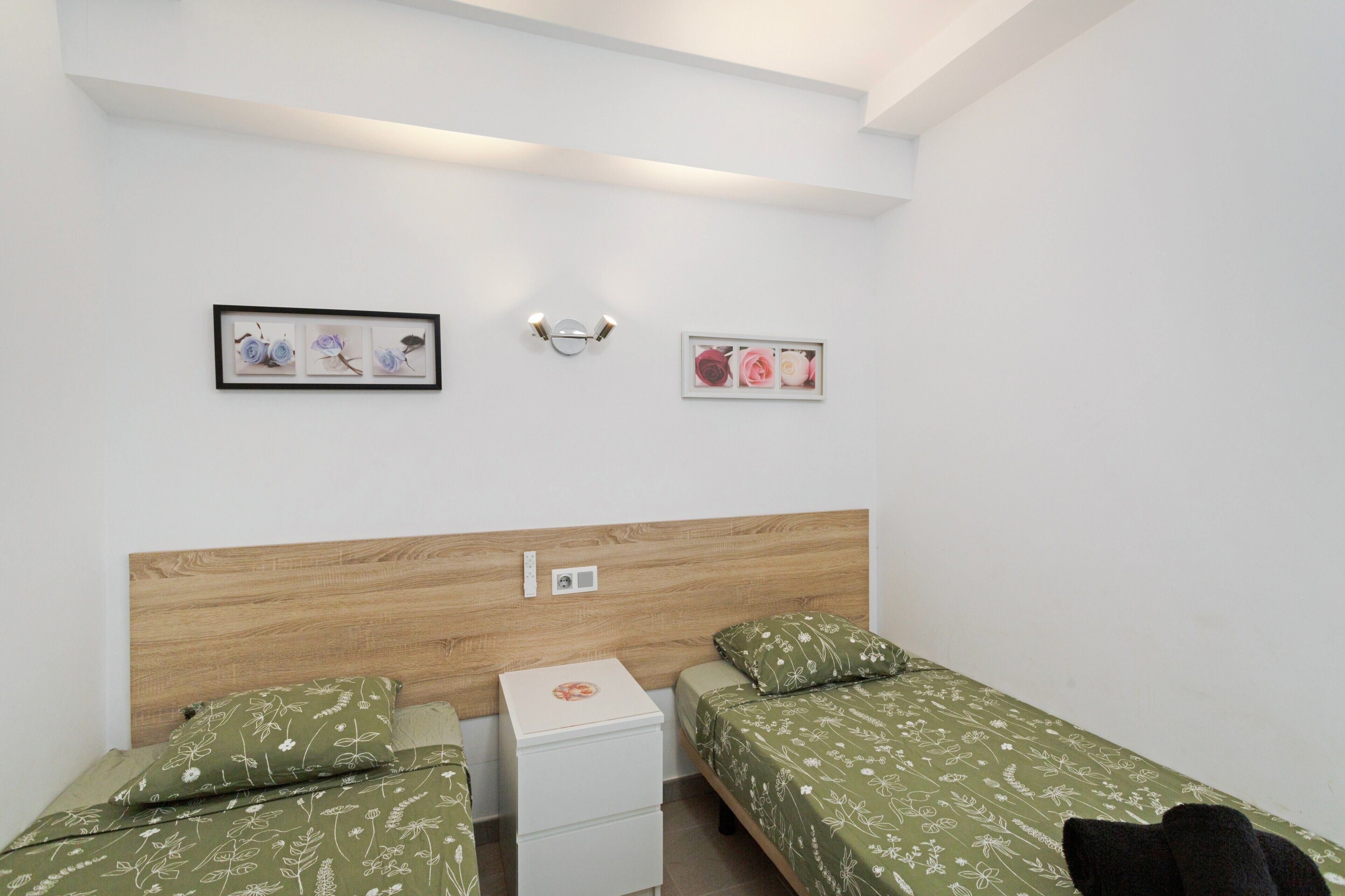 2 chambres, fer et planche à repasser, accès au Wi-Fi (inclus)