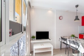 Dining - Vacation 'Unit D' with Shared Pool, Shared Terrace and Wi-Fi (Playa del Ingles)