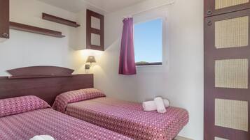 3 bedrooms, free WiFi, bed sheets