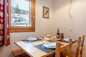 Dining - Apartment 'Lauziere Dessus 50' with Mountain View and Balcony (Les Avanchers-Valmorel)
