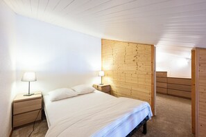 2 chambres, fer et planche à repasser