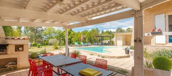 Apartment 'Coeur De Lavande' with Private Pool, Private Terrace and Wi-Fi