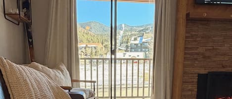 TV connectée, cheminée