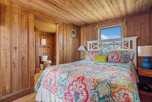 5 bedrooms, iron/ironing board, free WiFi, bed sheets - Resting Beach Face: Semi-Oceanfront, Classic Nags Head Flat Top Home, Private Pool, Hot Tub (Nags Head)