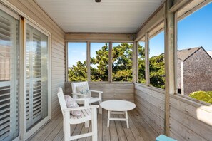 Terrace/patio - Hawk's Nest: Semi-Oceanfront, Hot Tub, Close to Beach Access (Nags Head)