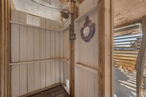 Interior - Hawk's Nest: Semi-Oceanfront, Hot Tub, Close to Beach Access (Nags Head)