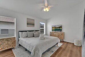 4 bedrooms, WiFi, bed sheets - Charming 4bed with Private Pool, Jacuzzi, A/C, WiFi, Cable TV – 5 Min from Disney (Kissimmee)