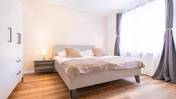 2 bedrooms, bed sheets