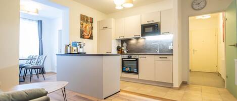 Fridge, microwave, oven, coffee/tea maker