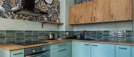 冰箱、烤箱、炉灶