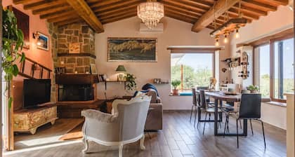 Villa Fiorita: idyllic tuscan retreat with pool, senic views and modern comfort