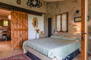 3 soverom, strykejern/-brett, reiseseng for barn og wi-fi