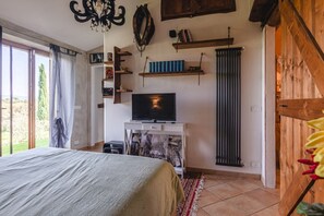 3 habitaciones, tabla de planchar con plancha, cuna de viaje y wifi