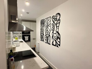 Micro-ondes, four, plaque de cuisson, lave-vaisselle