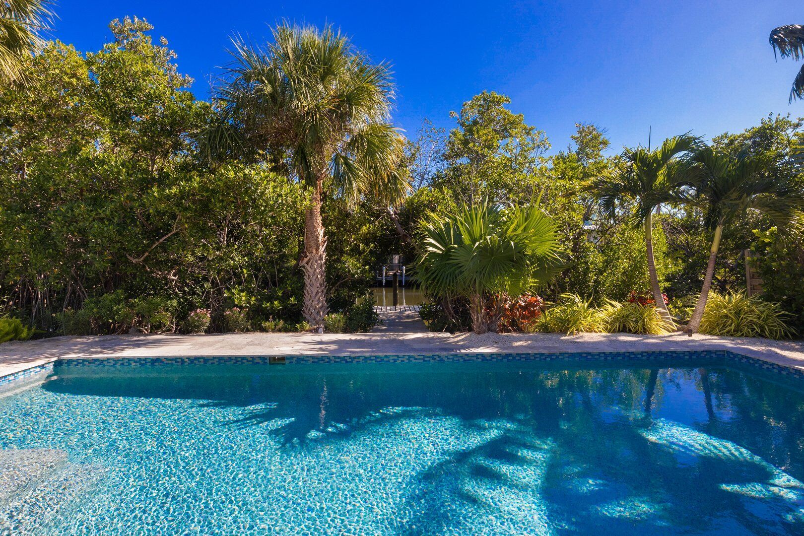 Et oppvarmet basseng