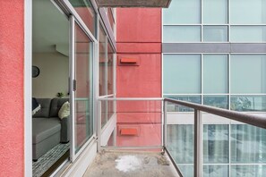 Property grounds - The Pinnacle - Steps to Stephen Ave & Stampede! (Calgary)