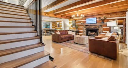 Kingston Cabin with Pool - 30 mins from Nashville