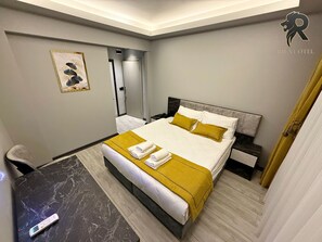 基础双人房（单人入住）, 1 张双人床, 吸烟房, 私人浴室 | 办公桌、笔记本电脑工作区、遮光窗帘、隔音
