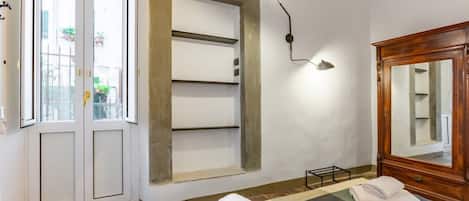 3 室のベッドルーム、アイロン / アイロン台、WiFi、ベッドシーツ