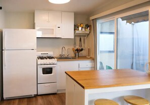 Superior Suite, Patio | Desk, laptop workspace, iron/ironing board, free WiFi