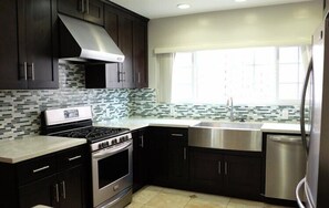 Microwave, toaster, freezer - Kohzy  (Los Angeles)