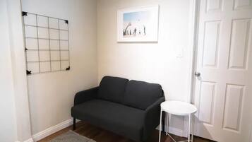 高級套房, 庭院 | 1 間臥室、書桌、筆電工作空間、熨斗/熨衣板