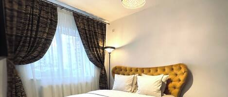 1 bedroom, desk, free WiFi, bed sheets