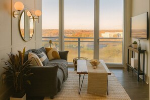 Smart TV - Luxury Living | Tysons | High Rise | Scenic Views (McLean)