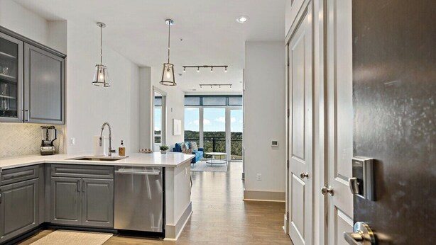 Unclassified image, 1 of 24, button - Tysons Penthouse 2BR | Pool & Gym (McLean)